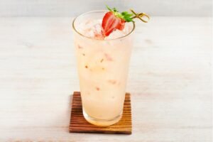 KIWI STRAWBERRY LEMONADE featuring bold flavors and generous portions at Outback