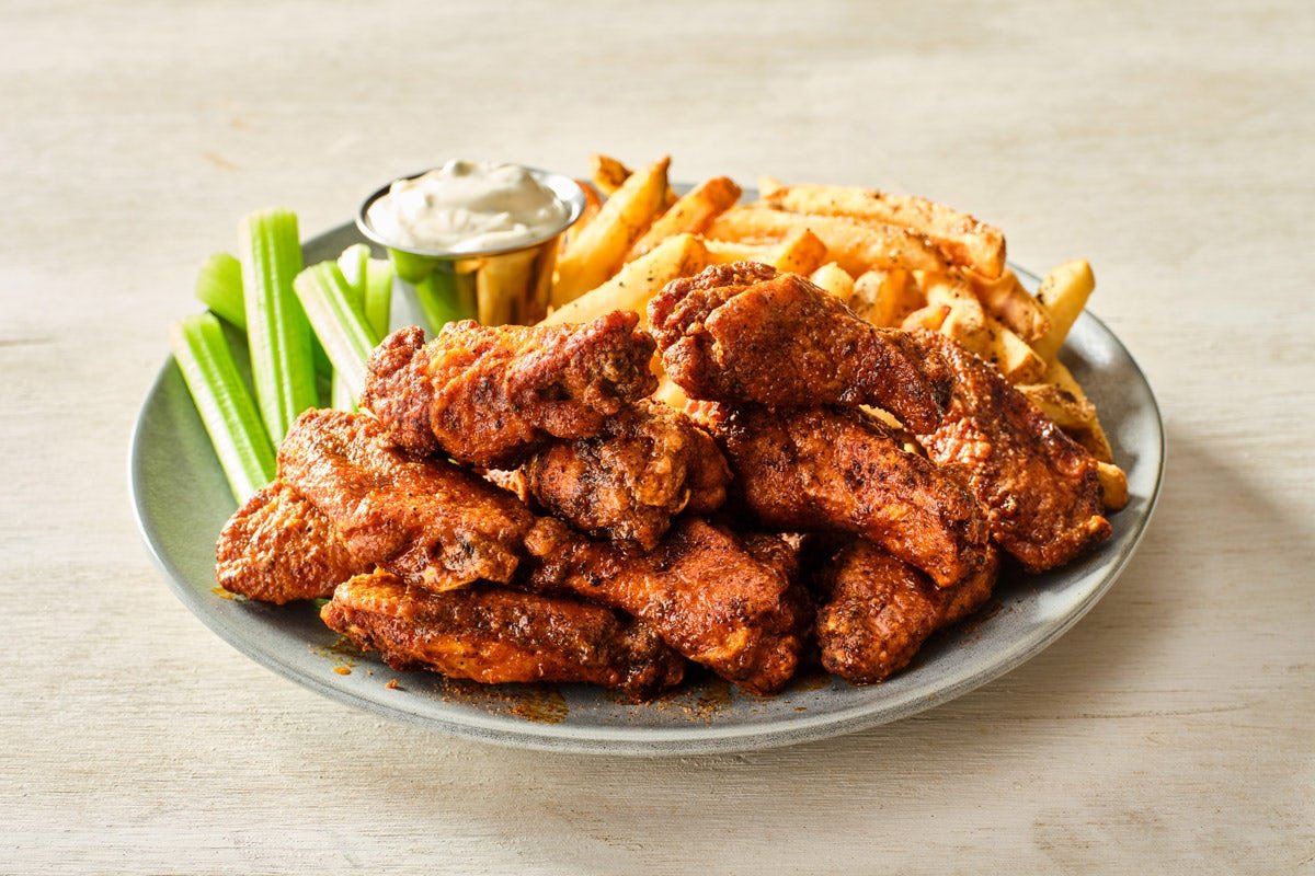 Outback Steakhouse KOOKABURRA WINGS ENTRÉE beautifully plated and ready to enjoy